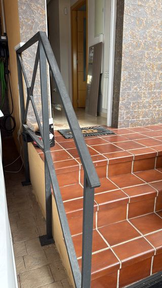 Busco un oficial solador/albañil para pequeña obra