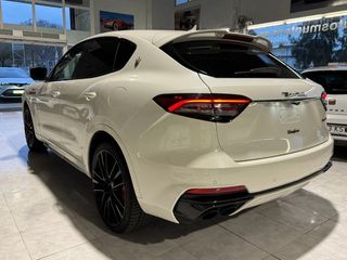 Maserati Levante TROFEO V8 3.8 TWIN-TURBO.- " 4X4 ".- " IMPECABLE ".- " MUY EQUIPADO ".- " GARANTÍA OFICIAL MASERATI ".-