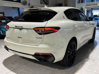 Maserati Levante TROFEO V8 3.8 TWIN-TURBO.- " 4X4 ".- " IMPECABLE ".- " MUY EQUIPADO ".- " GARANTÍA OFICIAL MASERATI ".-