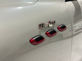 Maserati Levante TROFEO V8 3.8 TWIN-TURBO.- " 4X4 ".- " IMPECABLE ".- " MUY EQUIPADO ".- " GARANTÍA OFICIAL MASERATI ".-