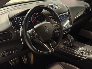 Maserati Levante TROFEO V8 3.8 TWIN-TURBO.- " 4X4 ".- " IMPECABLE ".- " MUY EQUIPADO ".- " GARANTÍA OFICIAL MASERATI ".-