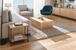 Mesa auxiliar estilo industrial madera y metal