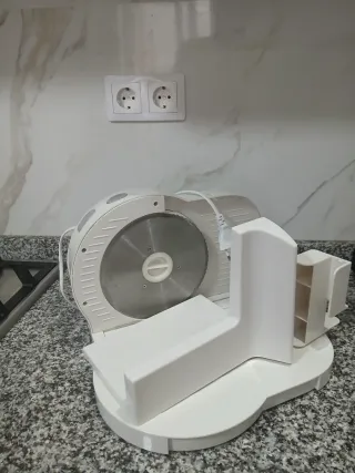 Máquina Cortafiambres Eléctrica Blanca