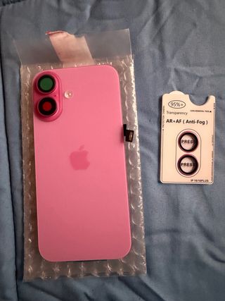 Tapa trasera iPhone 16 Rosa + Protectores Cámara