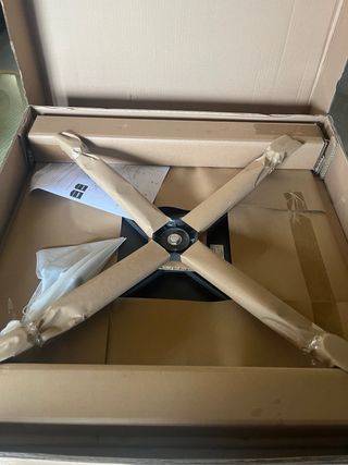 Mesa alta negra y gris