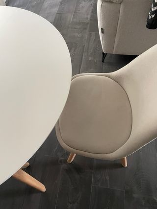 Mesa redonda y 2 sillas, estilo nórdico