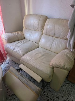Sofá de piel beige 2 plazas