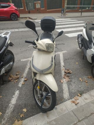 Peugeot Tweet 125 Scooter