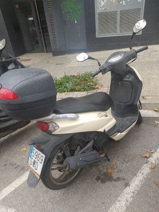 Peugeot Tweet 125 Scooter
