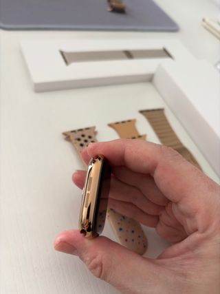 Apple Watch Series 10 Titanio Dorado