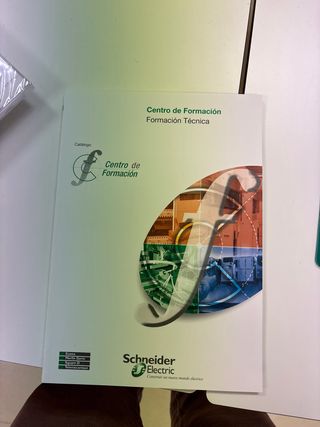Catálogo de centro de formación con CDs