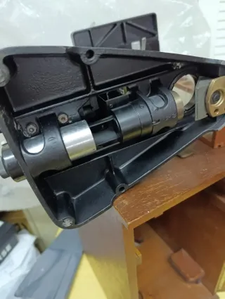 Microscopio Leica Binocular con caja