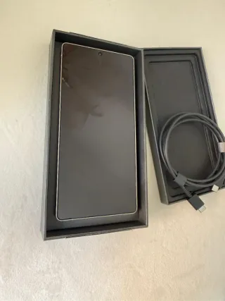 Samsung S25 Ultra - colore ESCLUSIVO Garanzia 2027