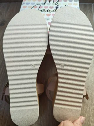 Sandalias Oh My Sandals Nude y Doradas. Sin estren