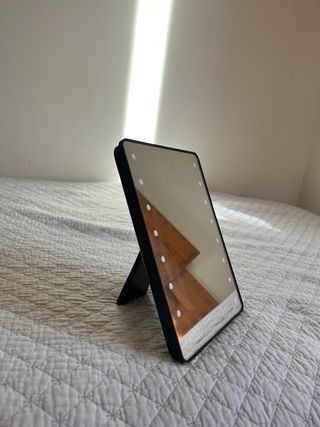 Espejo moderno con luz LED negro