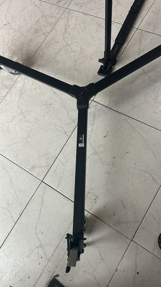 Trípode Manfrotto M501+127. Profesional con Ruedas