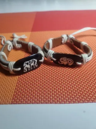 Bracciali in pelle con elefante (2 pezzi)
