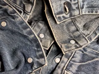 Chaqueta vaquera Levi’s auténtica – Talla L