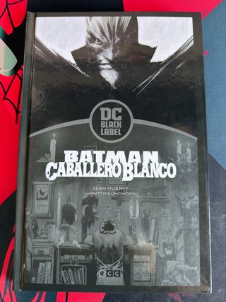 Batman: Caballero Blanco (Biblioteca DC Black L...