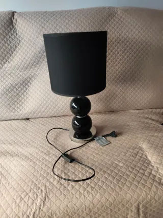 Lámpara de mesa moderna