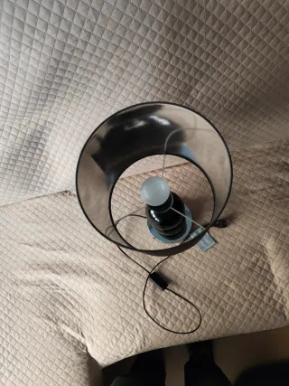 Lámpara de mesa moderna