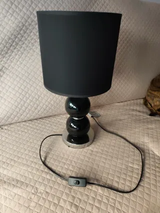 Lámpara de mesa moderna