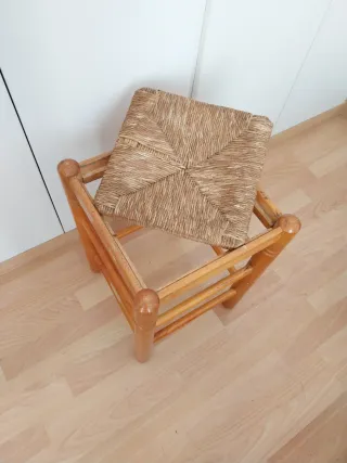 Taburete madera y mimbre