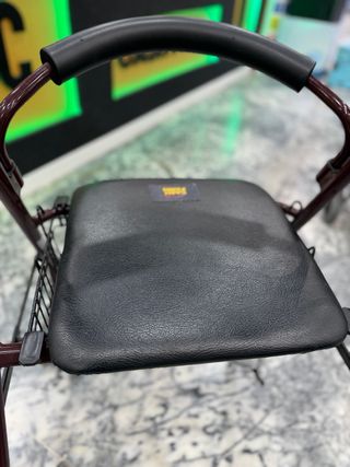 Andador Clinical con asiento