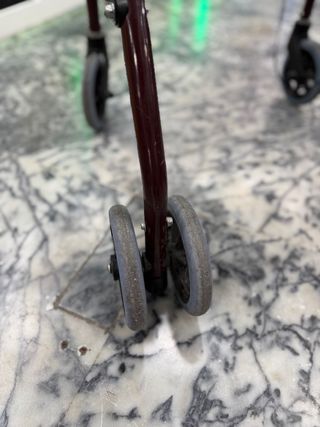 Andador Clinical con asiento