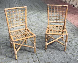 Dos sillas de mimbre y ratan