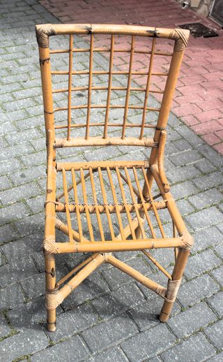 Dos sillas de mimbre y ratan