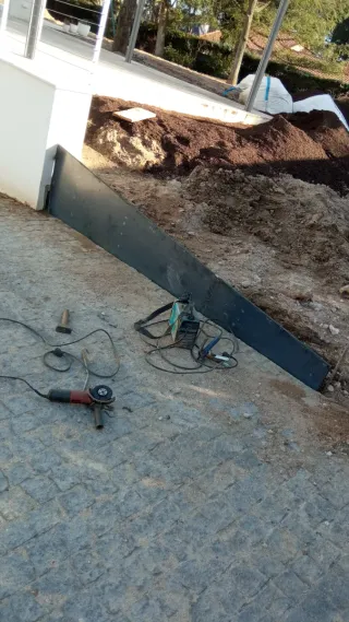 Trabajador , Soldador cerrajero, cortador oxicorte