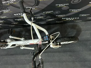 Bicicleta BMX Monty Blanca