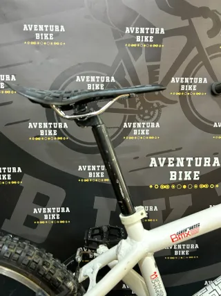 Bicicleta BMX Monty Blanca