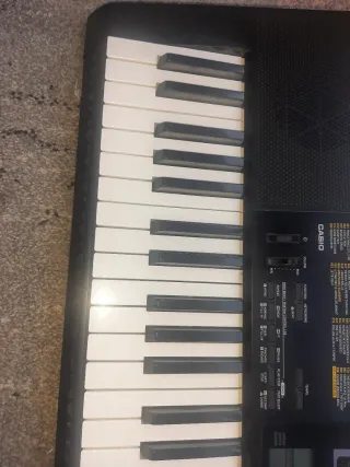 Teclado Casio CTK-2400