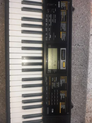 Teclado Casio CTK-2400