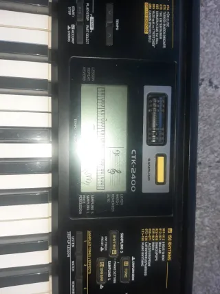 Teclado Casio CTK-2400