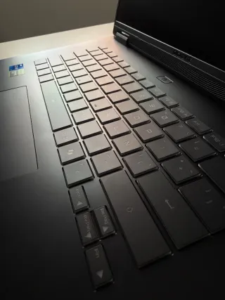 Gigabyte Gaming A16 RTX 5050 i7 13ª .NEGOCIABLE.