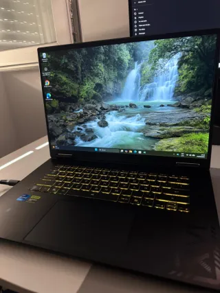 Gigabyte Gaming A16 RTX 5050 i7 13ª .NEGOCIABLE.