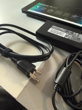 Gigabyte Gaming A16 RTX 5050 i7 13ª .NEGOCIABLE.