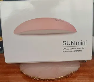 Lote  Essence: pintalabios rojo, máscara pestañas