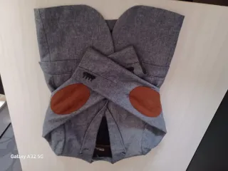 Americana gris con coderas