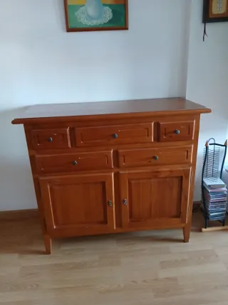 Aparador de madera maciza