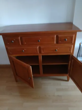 Aparador de madera maciza