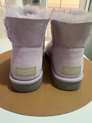 Botines UGG flor rosa/morado,originales.