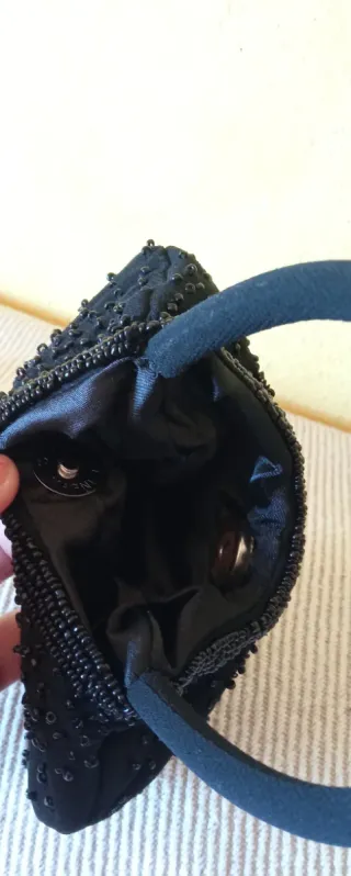 Bolso negro de fiesta