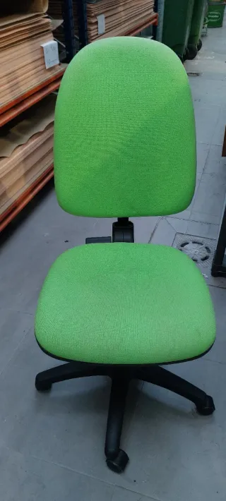 Silla de oficina verde y negra