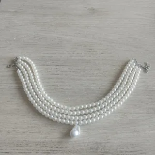 Gargantilla de perlas multicapa