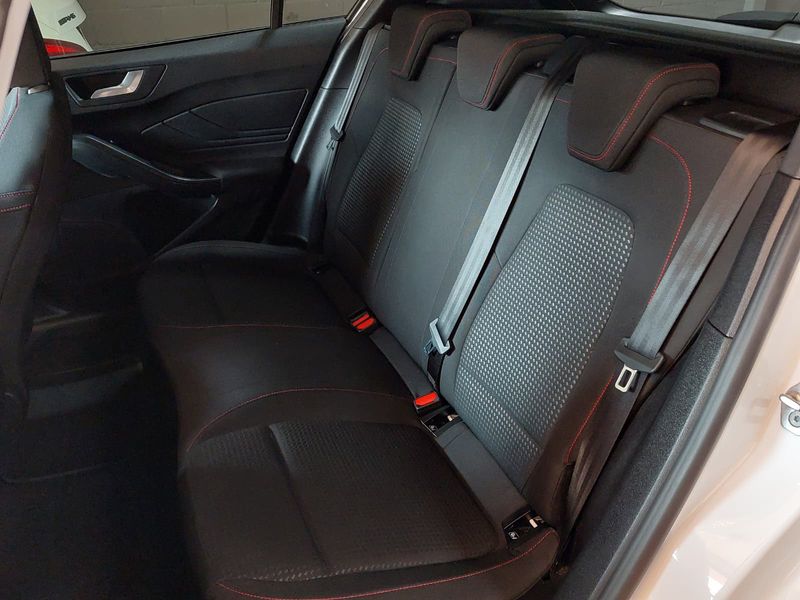 Ford Focus 2020, foto 23