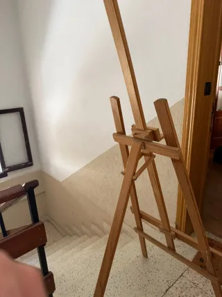 Caballete de madera regulable